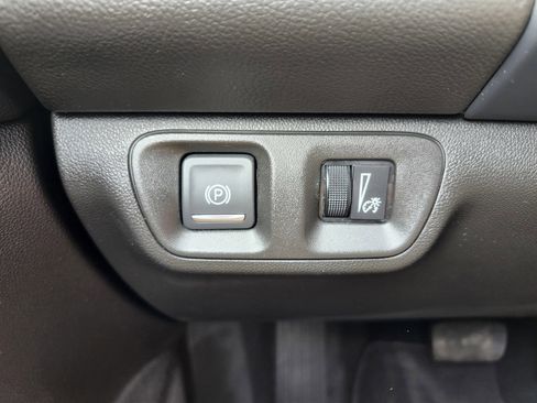 Used 2023 GMC Acadia SLE w/ Driver Convenience Package image 22