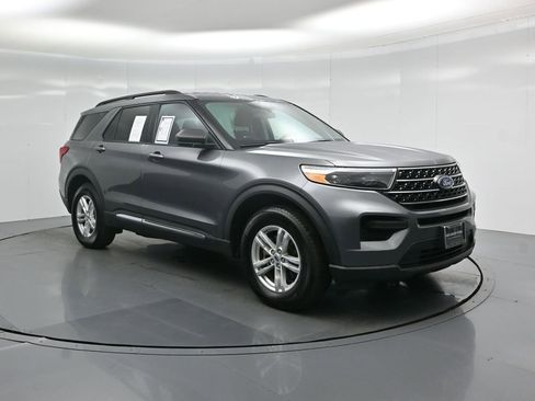 Certified 2022 Ford Explorer XLT w/ Class IV Trailer Tow Package image 60