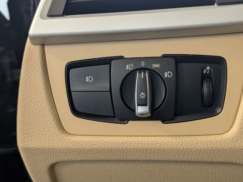 Used 2018 BMW 320i Sedan image 23