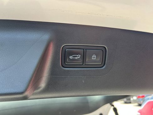 Used 2025 Hyundai Santa Fe SEL FWD image 23