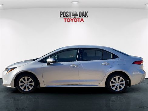 Used 2026 Toyota Corolla LE image 4