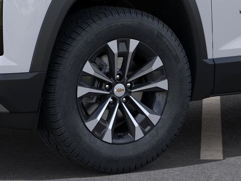 New 2027 Chevrolet Equinox LT w/ Convenience Package II FWD image 9
