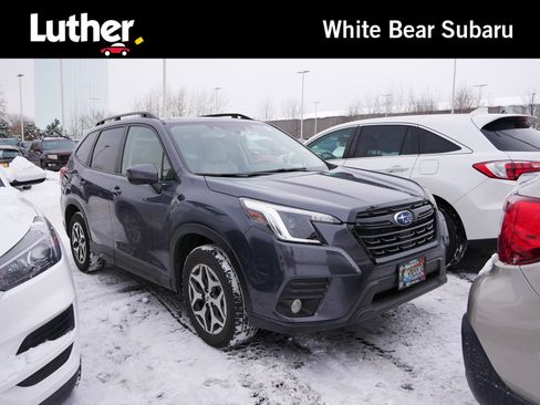 Used 2023 Subaru Forester Premium image 1