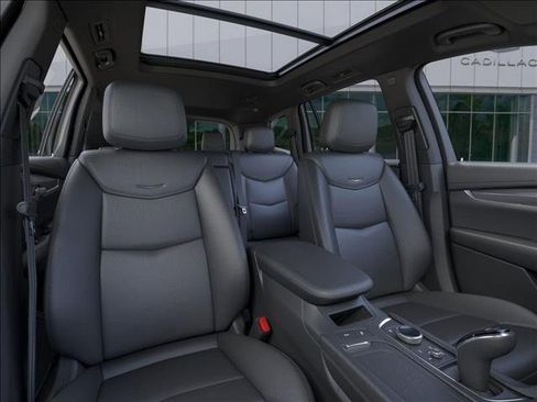 New 2025 Cadillac XT6 Luxury image 16