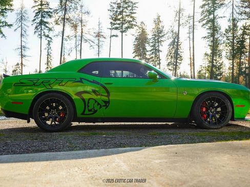 Used 2017 Dodge Challenger SRT Hellcat image 9