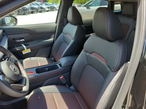 New 2026 Nissan Kicks SR w/ Cold Weather Package AWD/4WD image 18