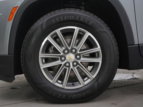 Used 2023 Chevrolet Traverse LT image 27