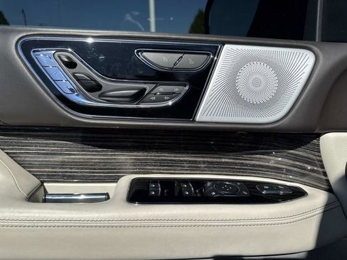 Used 2022 Lincoln Navigator L Black Label image 13