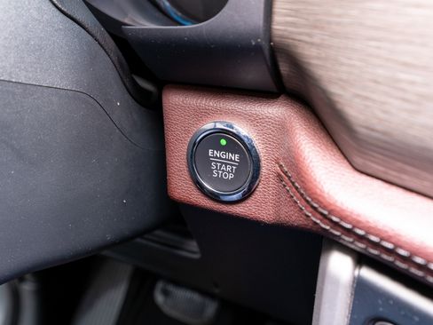 Used 2024 Ford Expedition Limited image 31