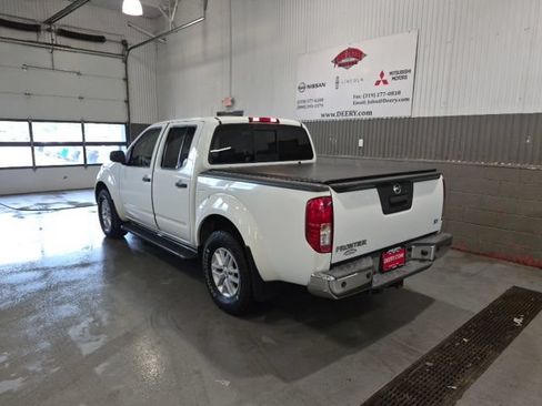 Used 2016 Nissan Frontier SV w/ SV Value Truck Package AWD/4WD image 5