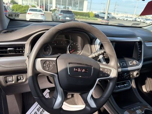 Certified 2023 GMC Acadia SLE image 16