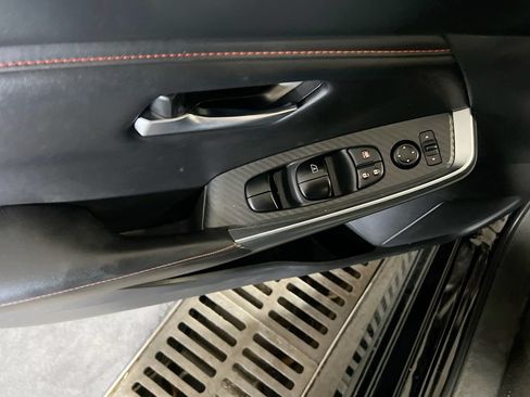 Used 2025 Nissan Sentra SR FWD image 17