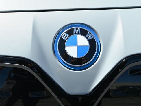 Used 2023 BMW i4 eDrive40 w/ M Sport Package RWD image 28