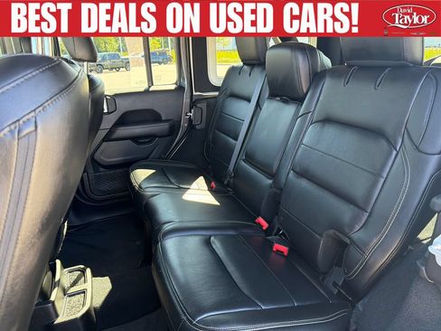 Used 2018 Jeep Wrangler Unlimited Sahara AWD/4WD image 21