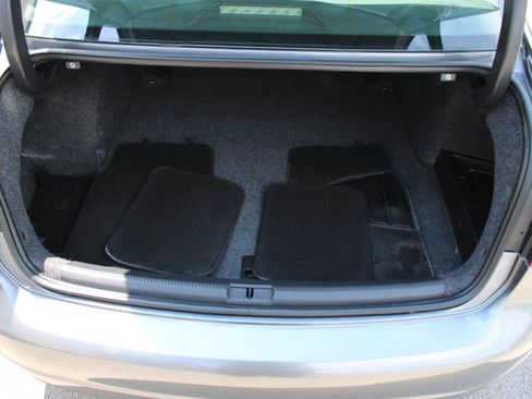 Used 2013 Volkswagen Passat TDI SE image 17