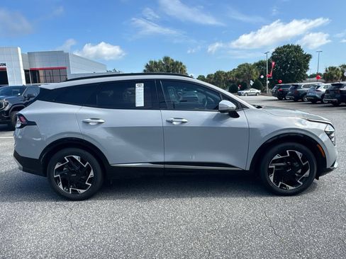 Certified 2024 Kia Sportage SX FWD image 2