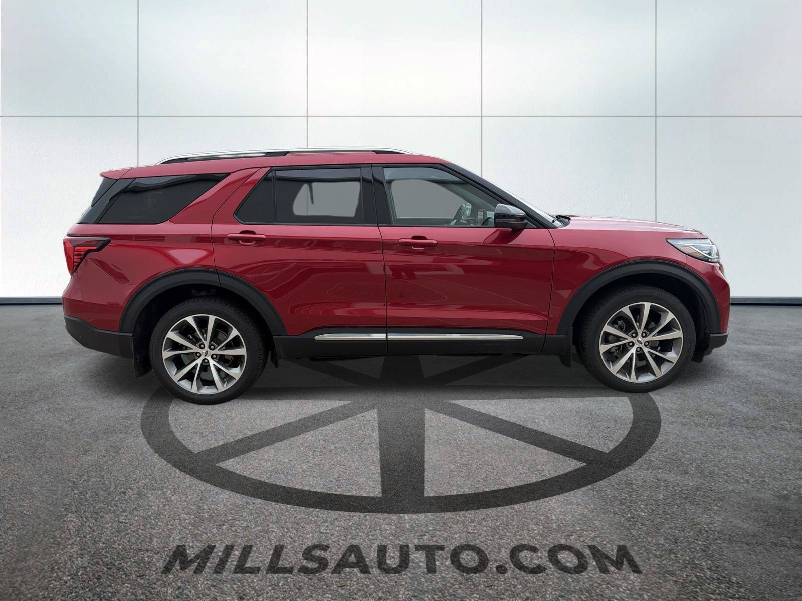 Used 2025 Ford Explorer Platinum w/ Ultimate Package AWD/4WD image 3