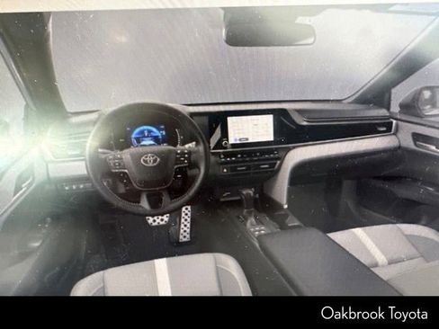 Used 2026 Toyota Camry SE FWD image 5