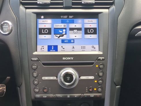 Used 2017 Ford Fusion Titanium FWD image 19