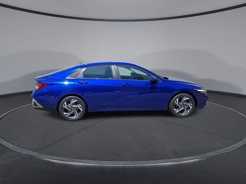 New 2026 Hyundai Elantra Limited FWD image 8