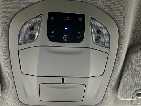 Used 2024 Chrysler Pacifica Touring-L FWD image 33