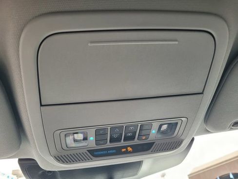 Certified 2022 Ford Explorer XLT w/ Equipment Group 202A image 22