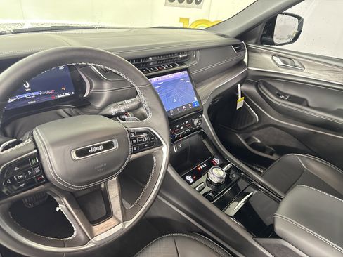 New 2025 Jeep Grand Cherokee Overland image 50