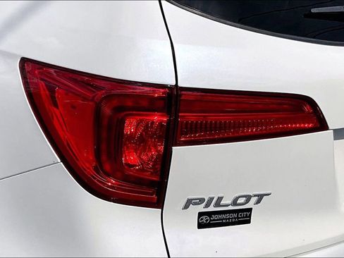 Used 2018 Honda Pilot Touring image 31