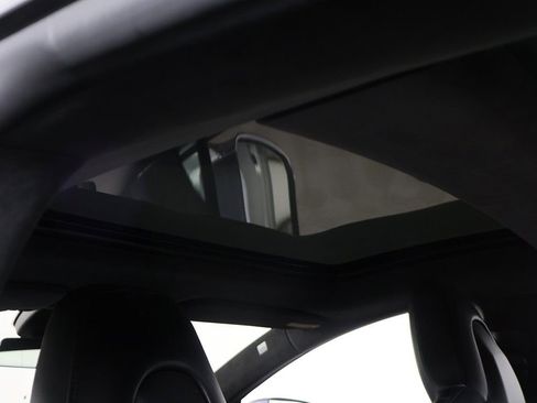 Used 2015 Tesla Model S 85D image 17