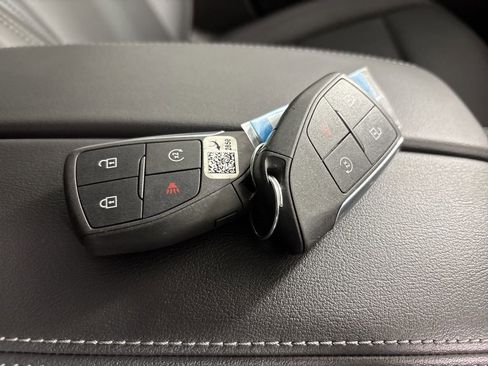 Used 2025 Buick Envision Preferred image 48