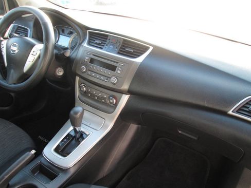 Used 2014 Nissan Sentra SV image 18