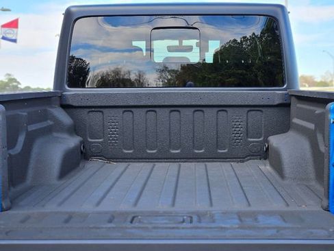 Used 2023 Jeep Gladiator Sport S image 29