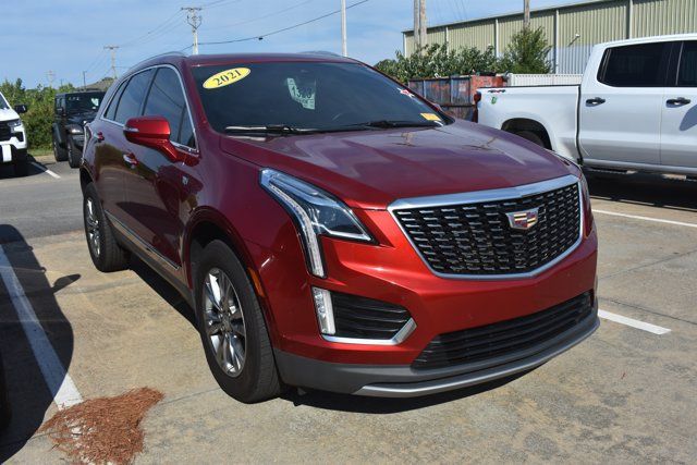 Used 2021 Cadillac XT5 Premium Luxury FWD image 3