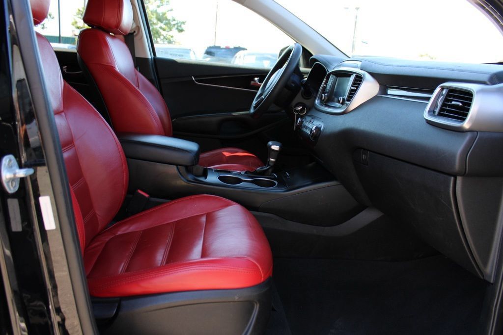 Used 2019 Kia Sorento AWD image 14
