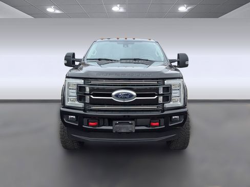Used 2018 Ford F250 Limited w/ FX4 Off-Road Package image 4