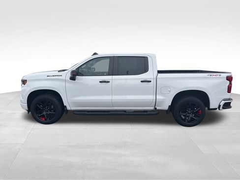 Used 2022 Chevrolet Silverado 1500 RST w/ Redline Edition image 2