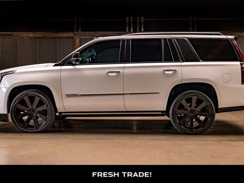 Used 2019 Cadillac Escalade Platinum image 5