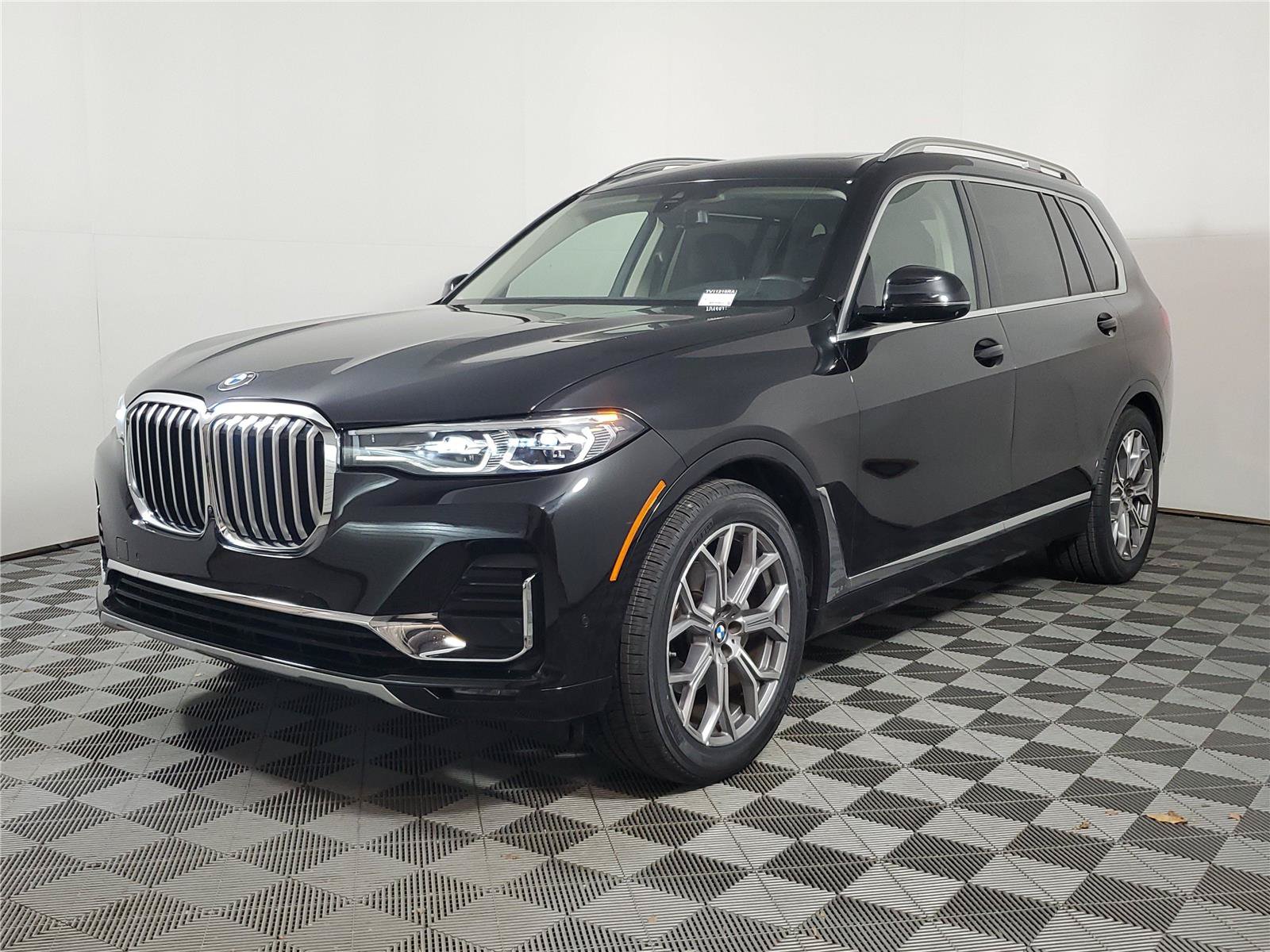 Used 2022 BMW X7 xDrive40i w/ Premium Package AWD/4WD image 3