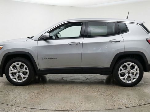 Used 2025 Jeep Compass Latitude image 5