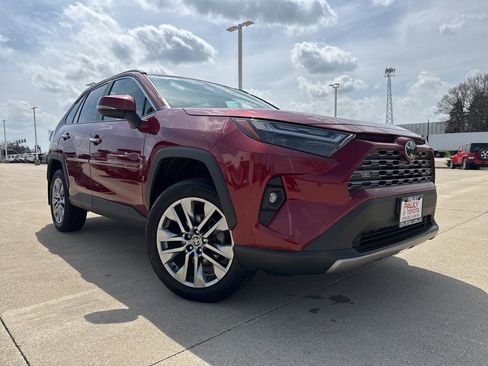Certified 2022 Toyota RAV4 Limited w/ Limited Grade Weather Package AWD/4WD image 2