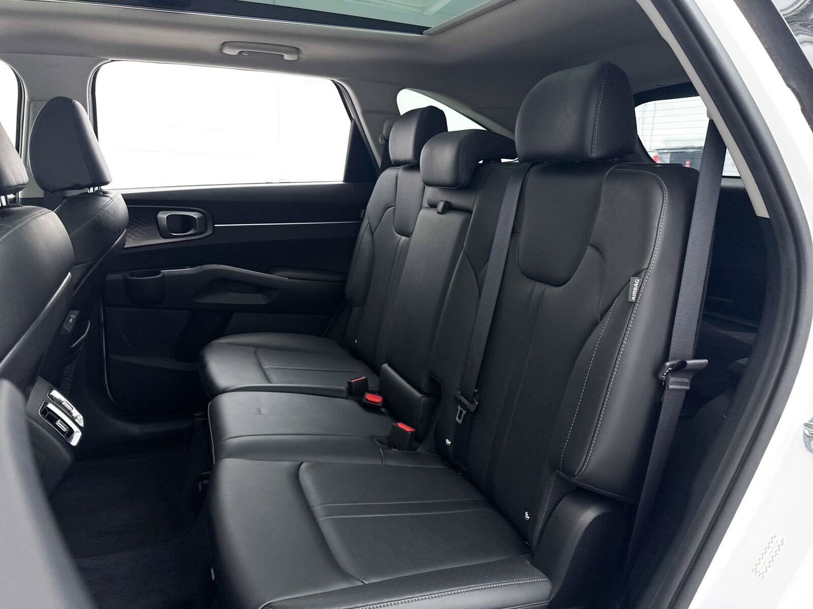 Used 2024 Kia Sorento S w/ Panoramic Sunroof Package FWD image 29