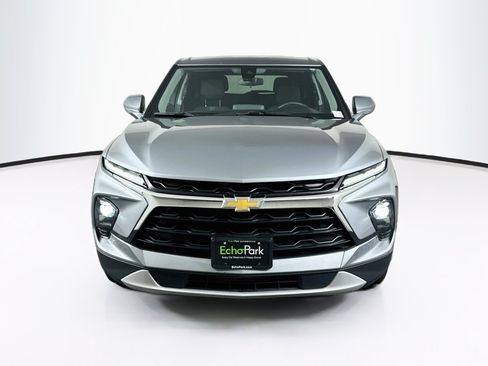 Used 2025 Chevrolet Blazer LT FWD image 2