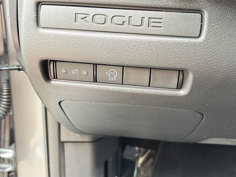Used 2023 Nissan Rogue S FWD image 10
