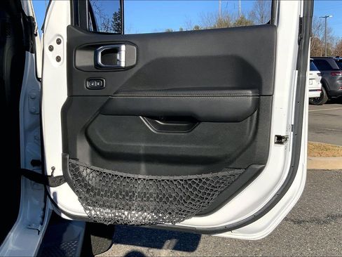 Certified 2021 Jeep Wrangler Unlimited Sahara w/ Dual Top Group image 21