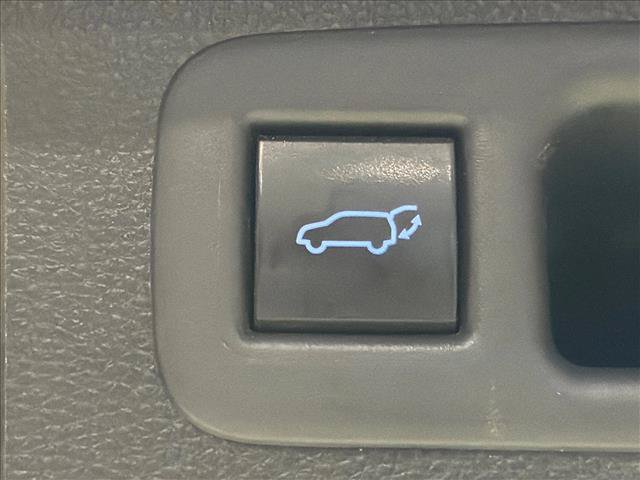 Used 2021 Toyota Highlander Platinum FWD image 21