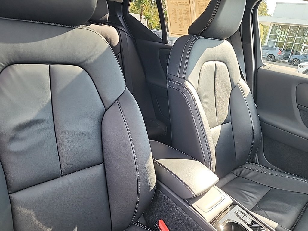 Certified 2023 Volvo XC40 B5 Plus w/ Driver Assist Package AWD/4WD image 21