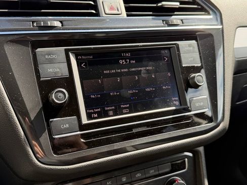 Used 2018 Volkswagen Tiguan S image 8