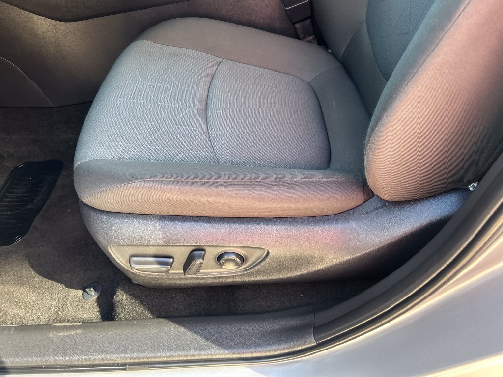 Certified 2025 Toyota RAV4 XLE AWD/4WD image 28