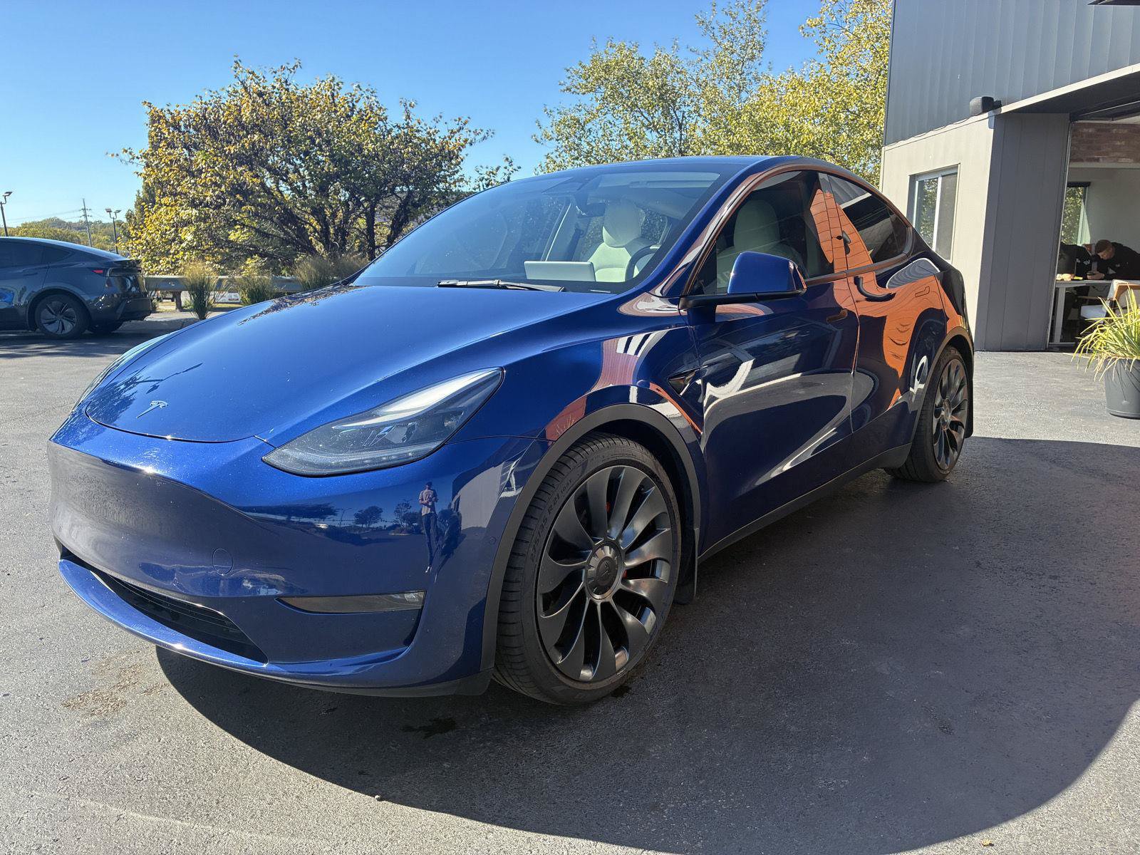 Used 2022 Tesla Model Y Performance AWD/4WD image 3
