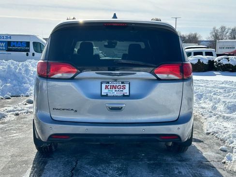 Used 2020 Chrysler Pacifica Touring-L Plus image 6